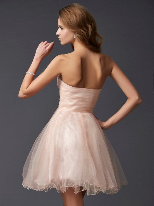 A-Line/Princess Sweetheart Sleeveless Short Silk like Satin Homecoming Dresses by YiHuiw