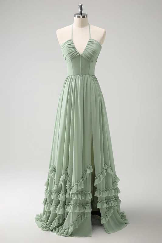 Robe de soirée bohème en mousseline vert sauge avec licol, volants et dos lacé