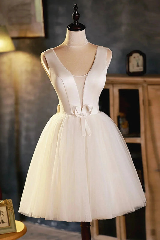 Champagne V-Neck Tulle Short Prom Dress Champagne Homecoming Dress simple gentle atmospheric and unique desi Bring summer colors to enhance white by YiHuiw
