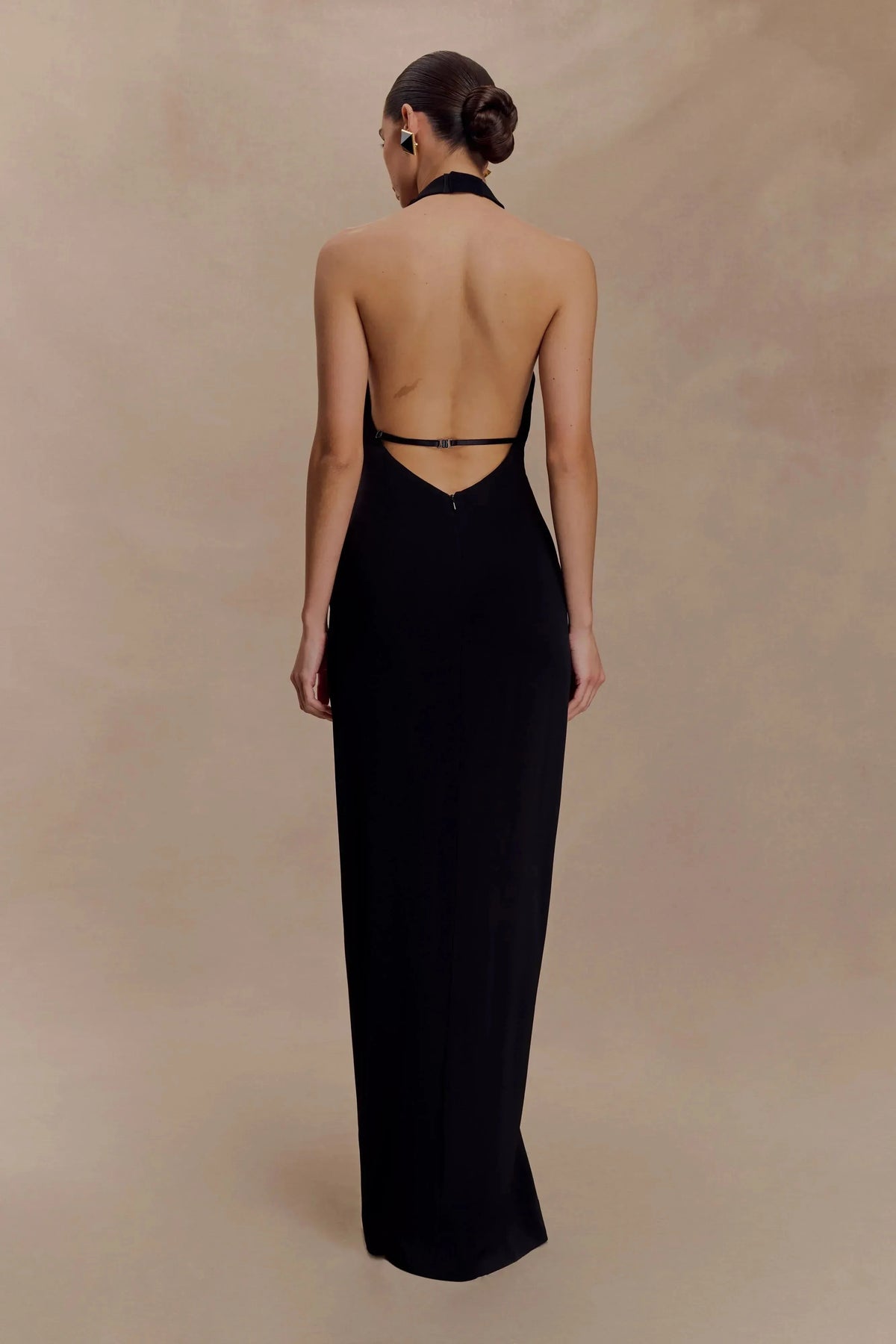Classic Sheath Halter Neck Sleeveless Cutout Back Floor Length Prom Dress by YiHuiw