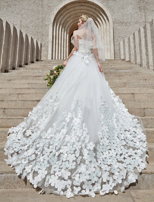 Ball Gown Sweetheart Lace Lace-Up Back Train Wedding Gown - Yihuiw by Yihuiw