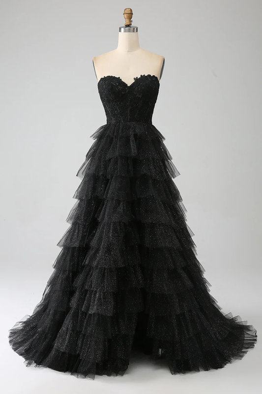 Robe de bal élégante bustier cœur en dentelle avec jupe étagée en tulle, robe de soirée.
