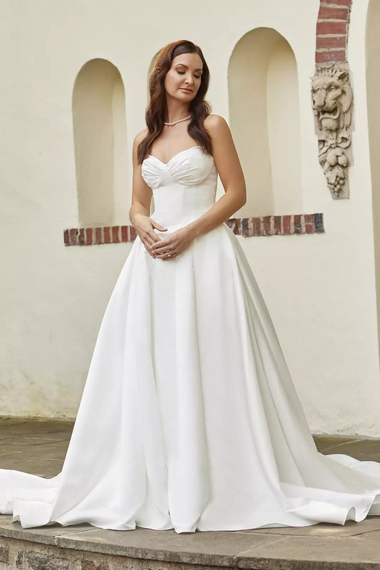 Elegant Ballgown Sweetheart Strapless Pearl-Button Back Train Wedding Dress