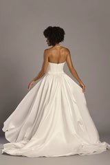 Elegant Ballgown Sweetheart Strapless Pearl-Button Back Train Wedding Dress