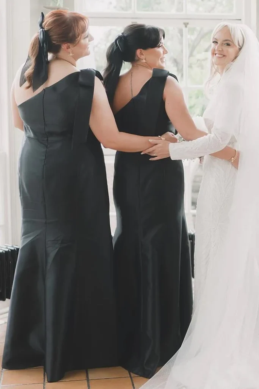 Elegant Mermaid One-Shoulder Bow Detail Satin Bridesmaid Dress