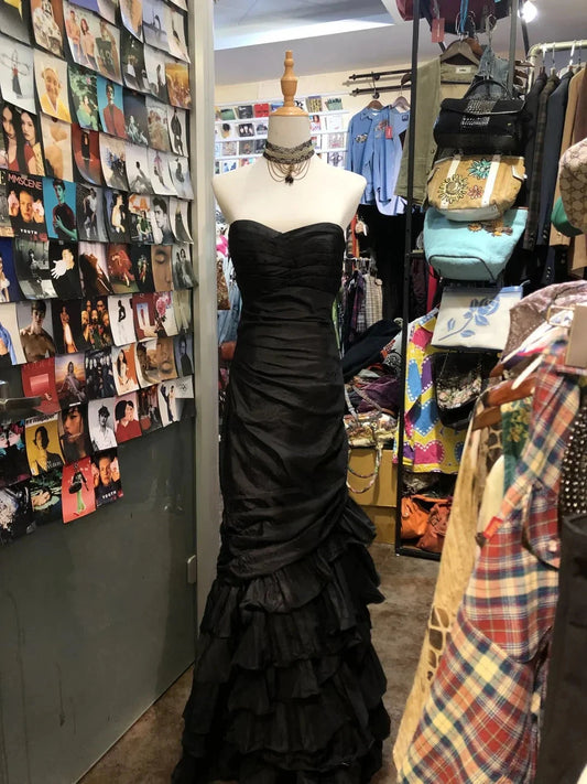 Fashion Vintage Elegant Straps Long Pleated Layered Satin Prom Dress simple gentle atmospheric and unique desi Bring summer colors to enhance whiteness by YiHuiw