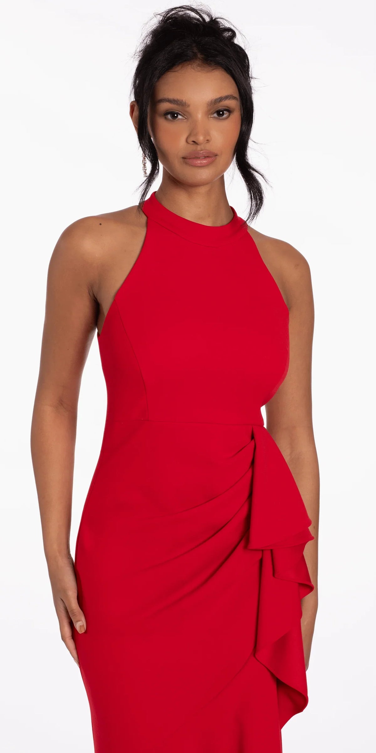 Vestidos de noche de sirena con cuello halter, detalle de volantes, bajo asimétrico y cremallera trasera