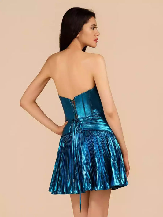 Playful heart-shaped neckline with hollow pleats, sleeveless hollow lace up back, Homecoming Dresses