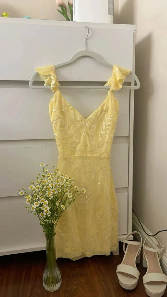 Pretty A line V Neck Yellow Sequin Formal Homecoming Dresses Short 21st Birthday Outfits Graduation Dress Mini Cocktail Dresses by YiHuiw