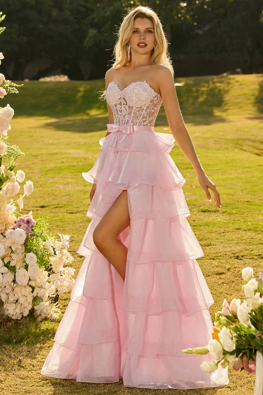 Robe de Soirée Étagée Rose Poudré Romantique avec Corset en Dentelle et Ceinture Nœud