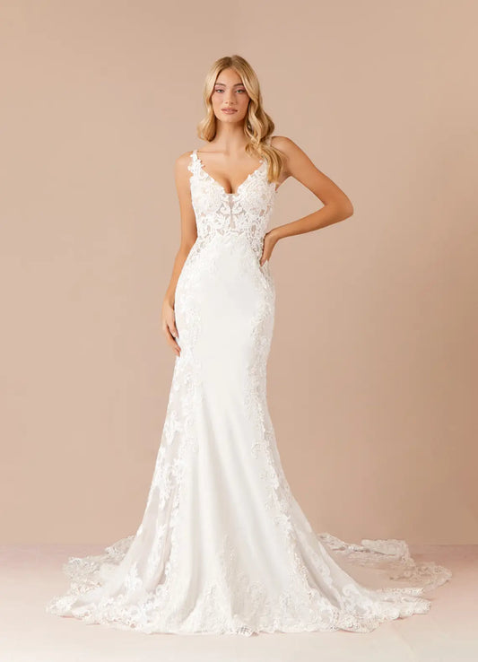Romantic Bridal Gown Plunging V-Neck Lace Bodice and Flowing Chapel Train Wedding Dresses