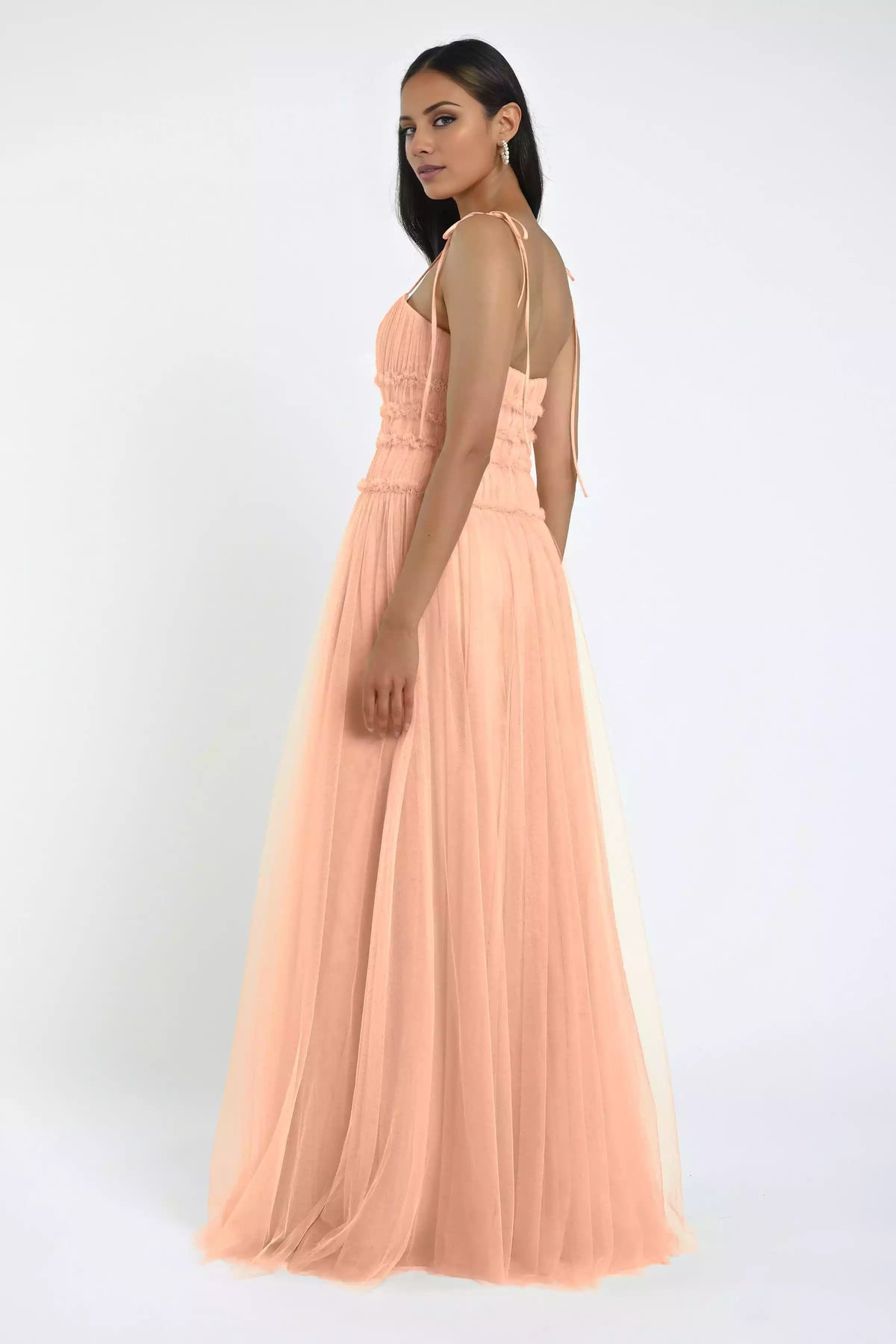 Vestidos de graduación de gasa suave con escote recto, tirantes finos, bordes de volantes y costura en la cintura