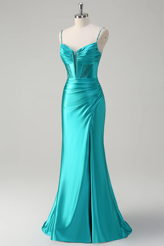 Robe de soirée sirène en satin à bretelles spaghetti perlée avec fente