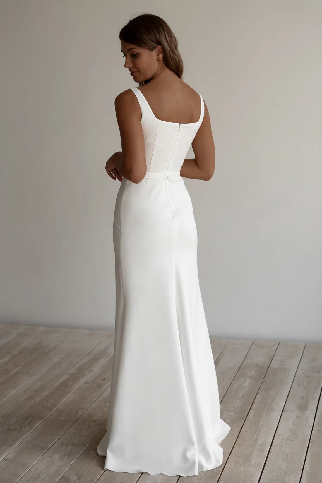 Square Neck Satin Sheath Wedding Dress Sleeveless Minimalist Slim Fit Bridal Dress
