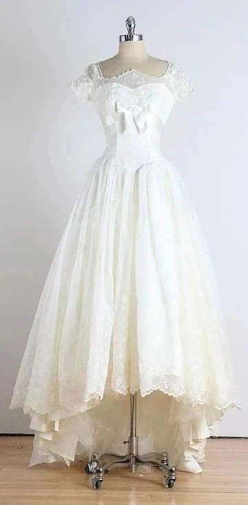 Vintage style white wedding dress, square collar with lace, short sleeved with lace by YiHuiw