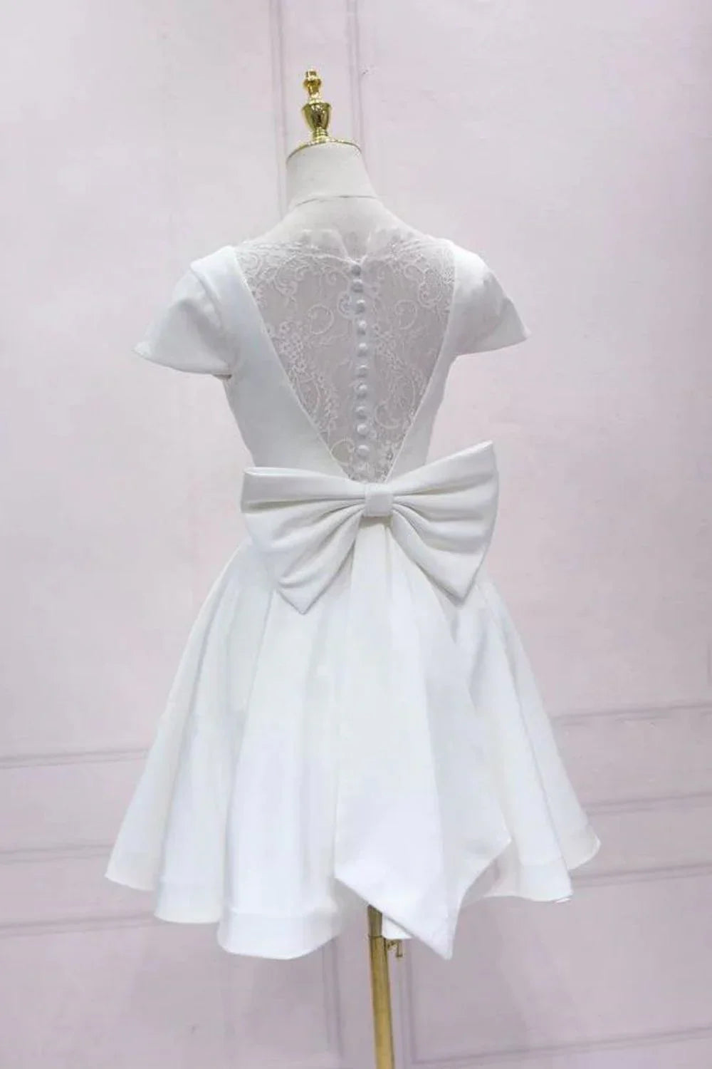 White A-Line Homecoming Dress with Short Sleeves and Open Back – Elegant Fit and Flare Cocktail Mini Dress