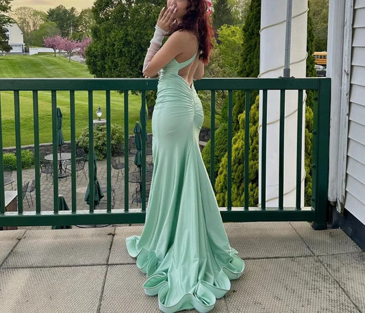 length train slit backless evening dress party dress prom simple gentle atmospheric and unique desi Bring summer colors to enhance whiteness by YiHuiw