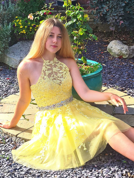 A-Line/Princess Sleeveless Halter Tulle Applique Short/Mini Homecoming Dresses by YiHuiw