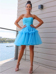 A-Line/Princess Strapless Tulle Ruffles Sleeveless Short/Mini Homecoming Dresses