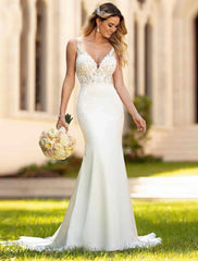 Engagement Open Back Sexy Formal Wedding Dresses Mermaid / Trumpet V Neck Sleeveless Court Train Lace Bridal Gowns With Appliques Summer Wedding Party Women's Clothing