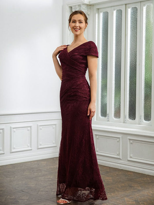 Sheath/Column Lace Ruched V-neck Short Sleeves Floor-Length Mother of the Bride Dresses by YiHuiw