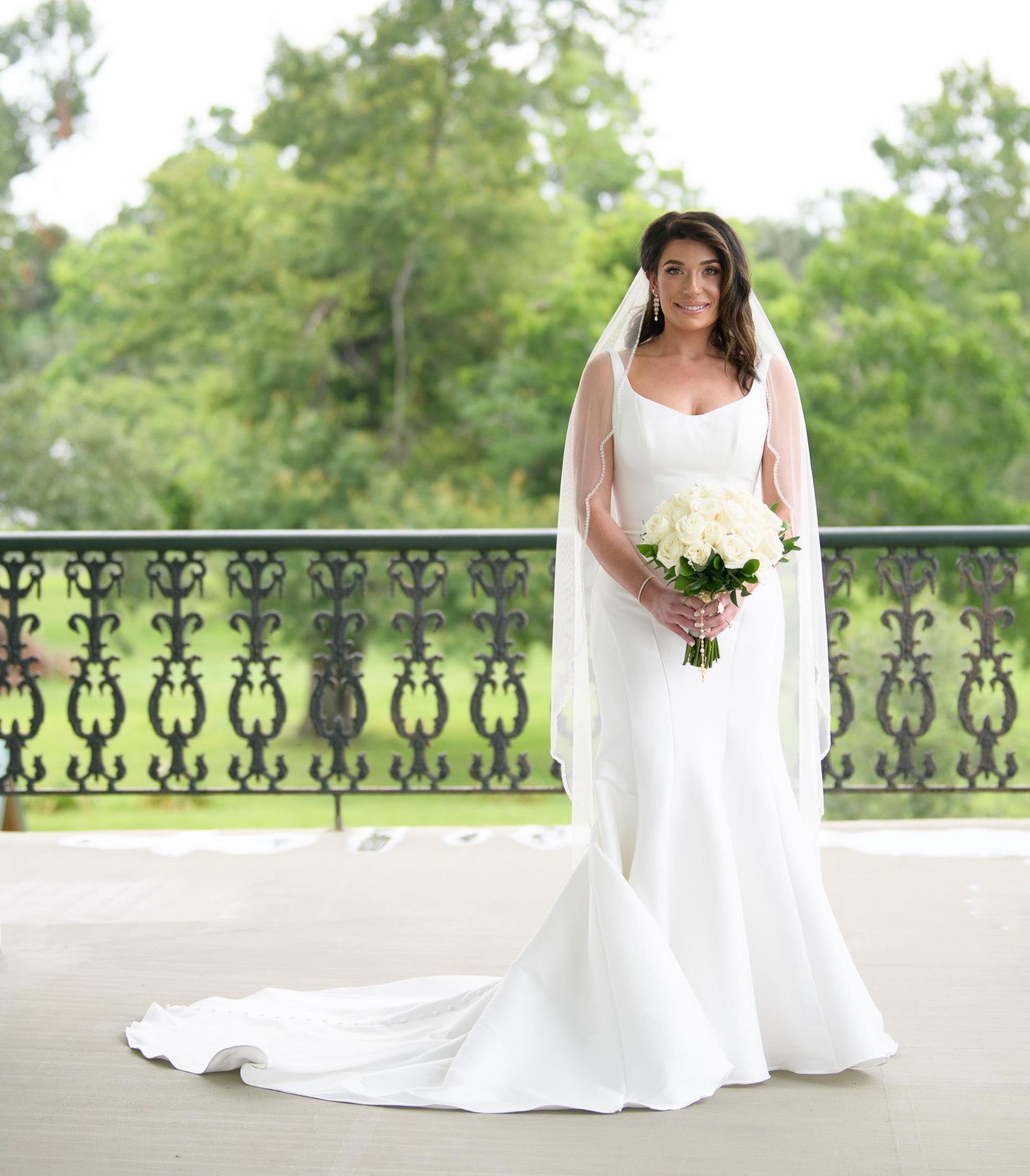 1 Tier Beaded Edge Veil, Scalloped Edge Veil, Elegant Fingertip Veil, Chapel Wedding Veil, White Ivory Beaded Bridal Veil by YiHuiw