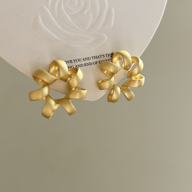 Fashion Jewelry Trendy Circle Twists Stud Earring For Women Simple Temperament Hyperbole Gold Color Ear Daily Wear Jewelry Party Gifts