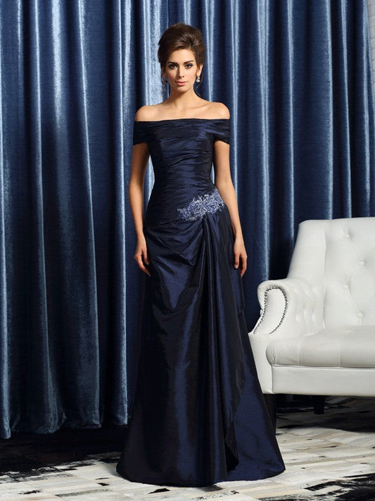 Trumpet/Mermaid Off-the-Shoulder Short Sleeves Long Taffeta Mother of the Bride Dresses by YiHuiw
