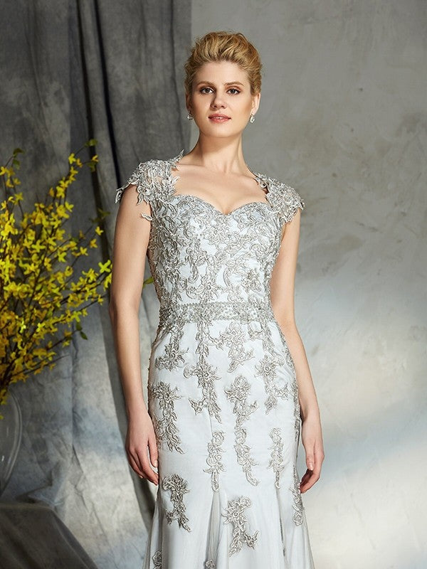 Sheath/Column Sweetheart Applique Sleeveless Long Satin Mother of the Bride Dresses by YiHuiw