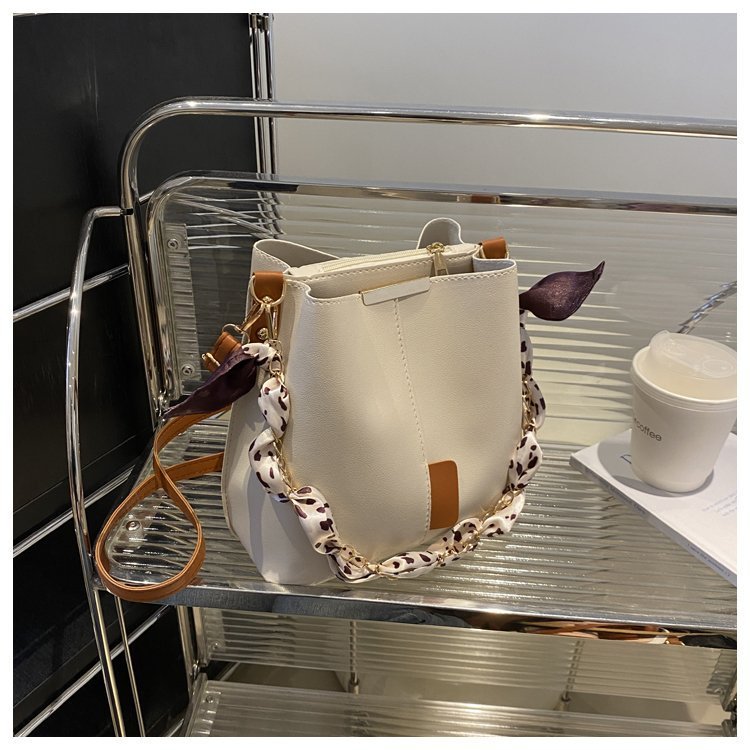 Women's Chain Shoulder Messenger Bag