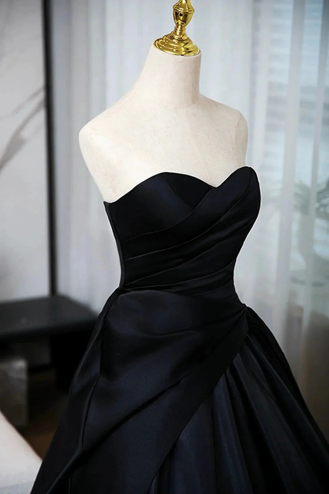 A-Line Floor Length Prom Dress Black Strapless Formal Evening Dress simple gentle atmospheric and unique desi Bring summer by YiHuiw