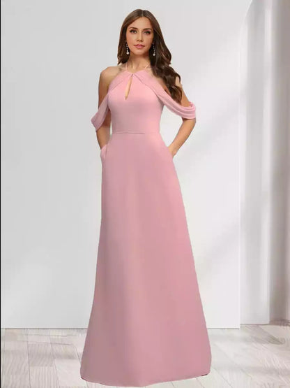 Unos encantadores vestidos de dama de honor plisados, sin mangas y con espalda descubierta, de corte en A/estilo princesa