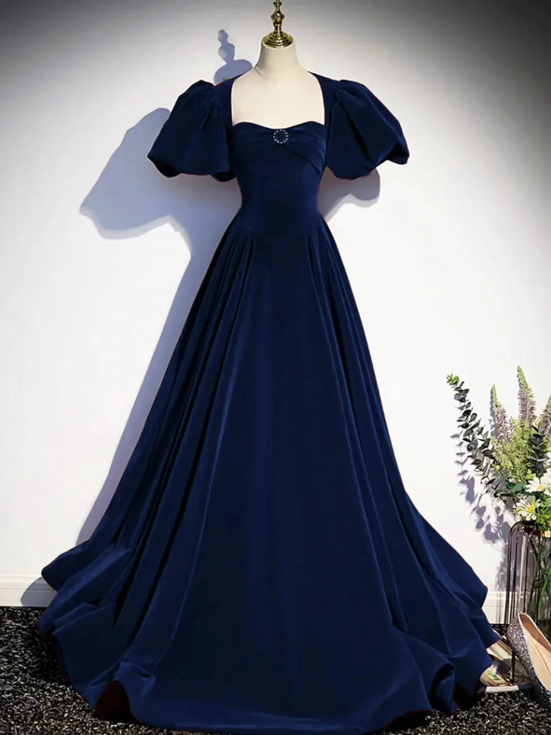 Best Navy Blue Velvet Prom Gown Short Sleeves Birthday Party Dresses simple gentle atmospheric and unique desi Bring summer colors to enhance whiteness by YiHuiw