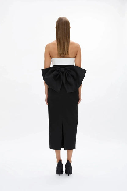 Bi Toned Sheath Strapless Sleeveless Bow Back Midi Length For Ladies Prom Dress by YiHuiw