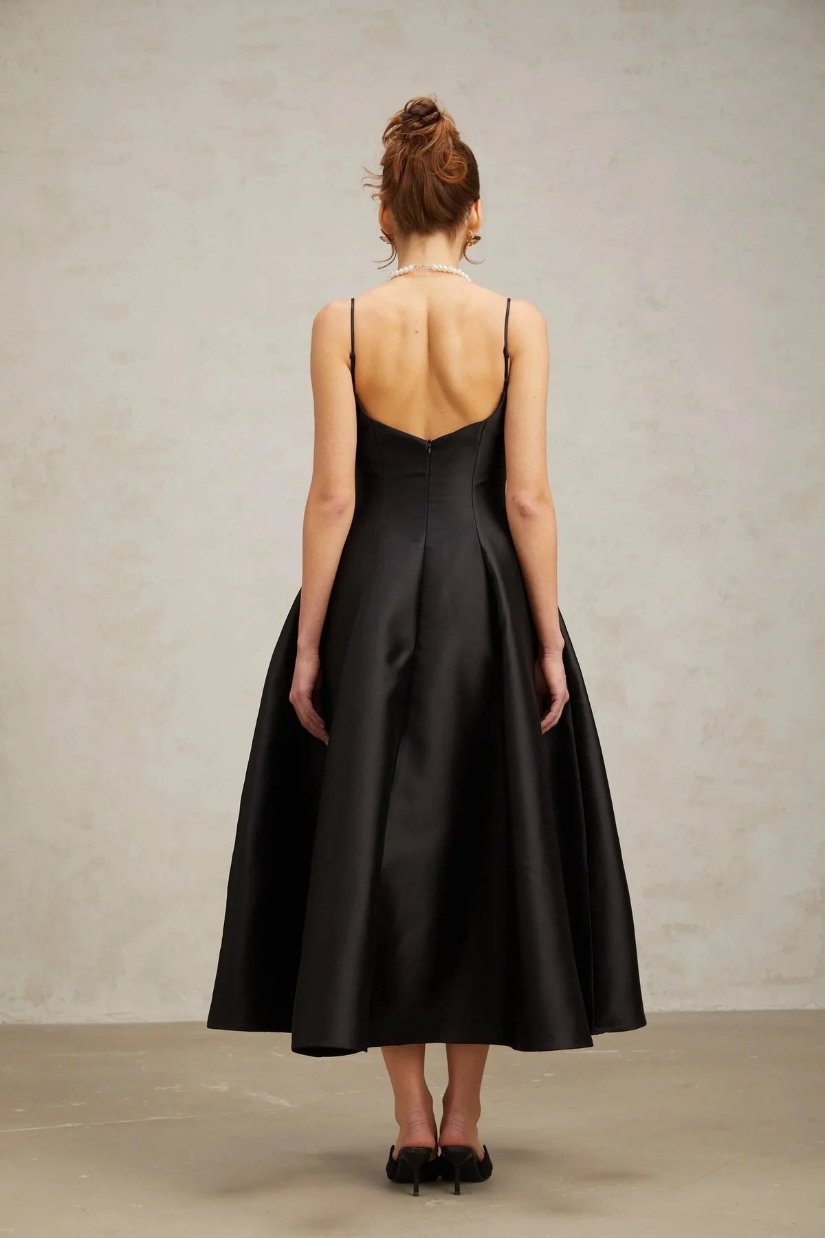 Black Satin Sweetheart Neckline Midi Dress black pleated flared midi dress Evening Dress by YiHuiw