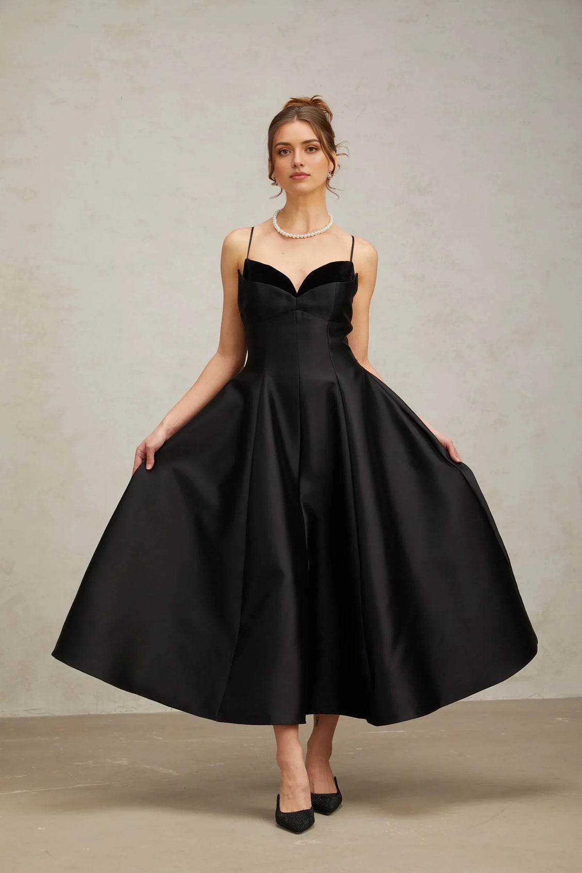 Black Satin Sweetheart Neckline Midi Dress black pleated flared midi dress Evening Dress by YiHuiw