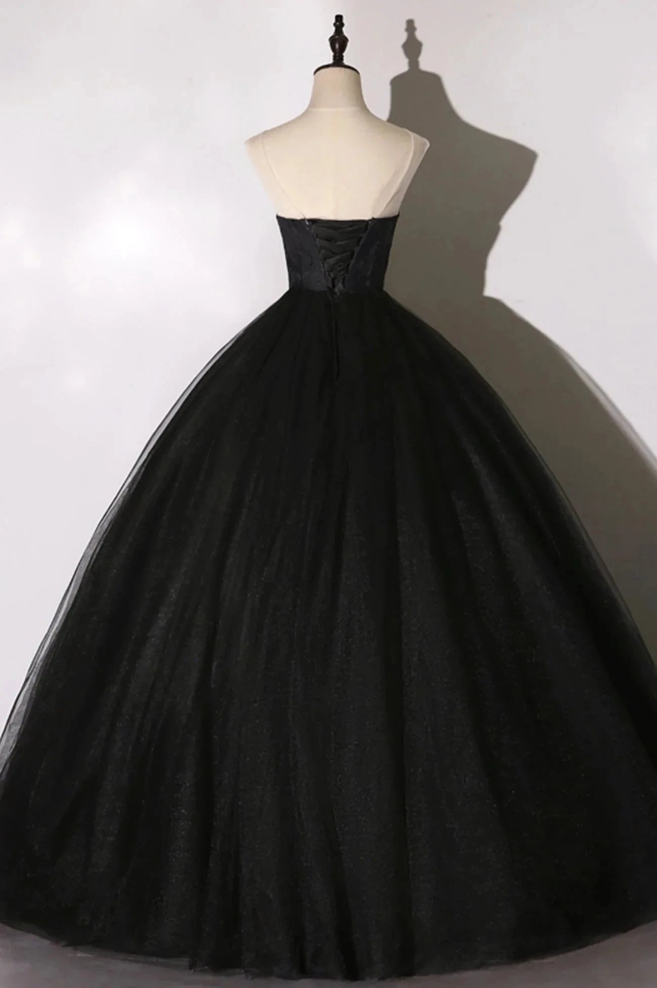 Black Tulle Lace Long Prom Dress Black Scoop Neckline Evening Party Dress simple gentle atmospheric and unique desi Bring summer colors to enhance whitenes by YiHuiw