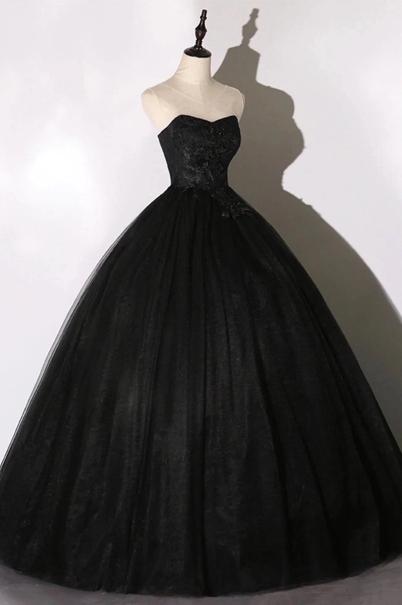 Black Tulle Lace Long Prom Dress Black Scoop Neckline Evening Party Dress simple gentle atmospheric and unique desi Bring summer colors to enhance whitenes by YiHuiw