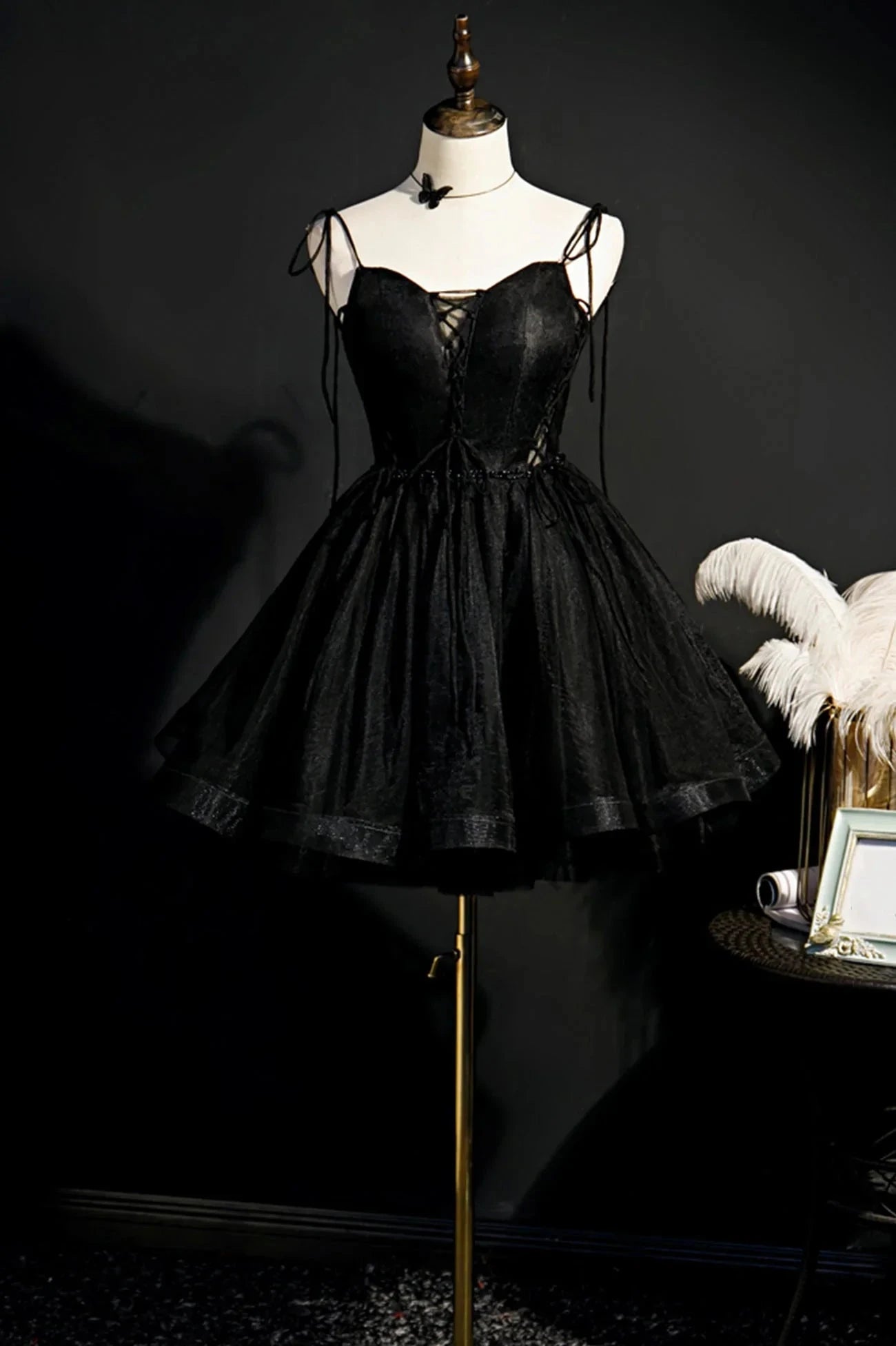 Black V-Neck Tulle Short Prom Dress Black A-Line Homecoming Party Dress simple gentle atmospheric and unique desi Bring summer colors to enhance whitenes by YiHuiw