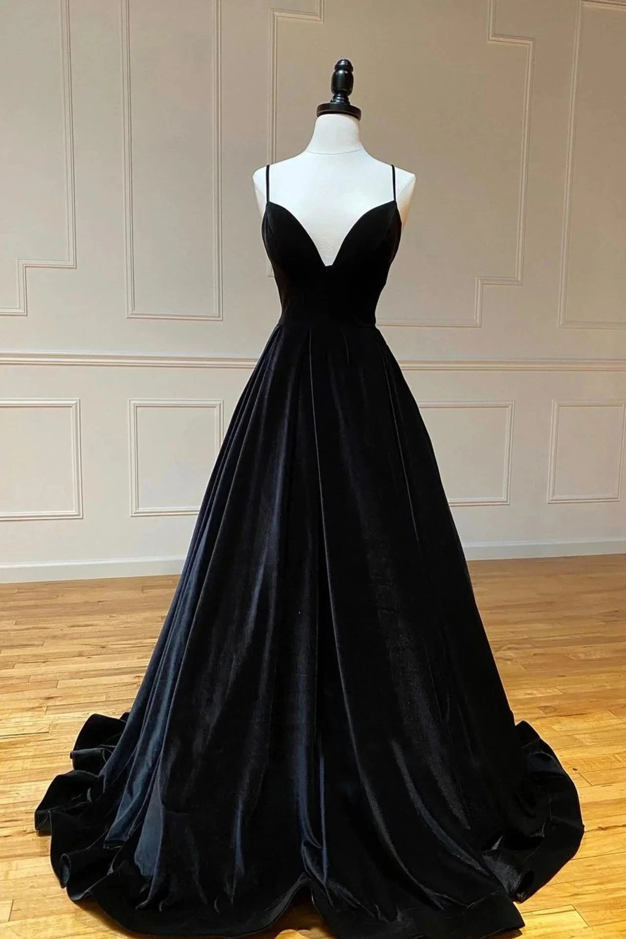 Black Velvet Long A-Line Prom Dress V-Neck Backless Evening Formal Dress simple gentle atmospheric and unique desi Bring summer colors to enhance whitenes by YiHuiw
