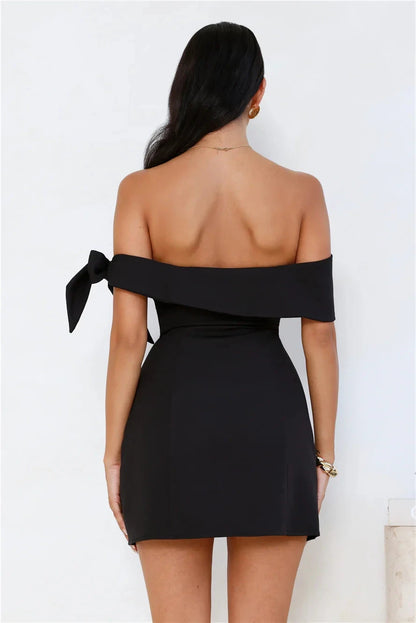 Black off shoulder dress with single-sided bow decoration suitable for parties, dates, and other occasions by YiHuiw