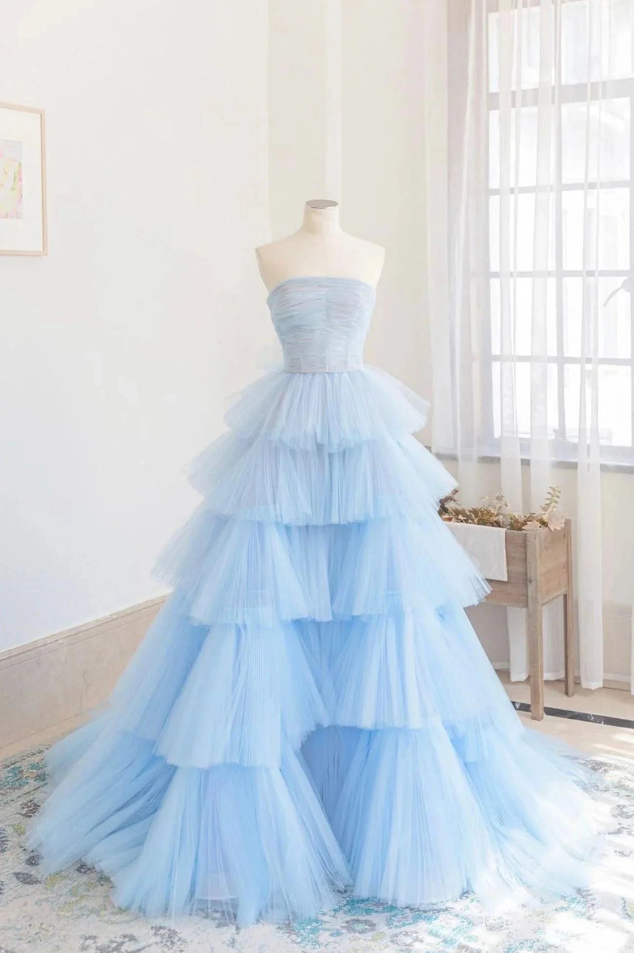 Blue Strapless Tulle Layers Long Prom Dress Beautiful A-Line Evening Dress simple gentle atmospheric and unique desi Bring summer colors to enhance whitenes by YiHuiw