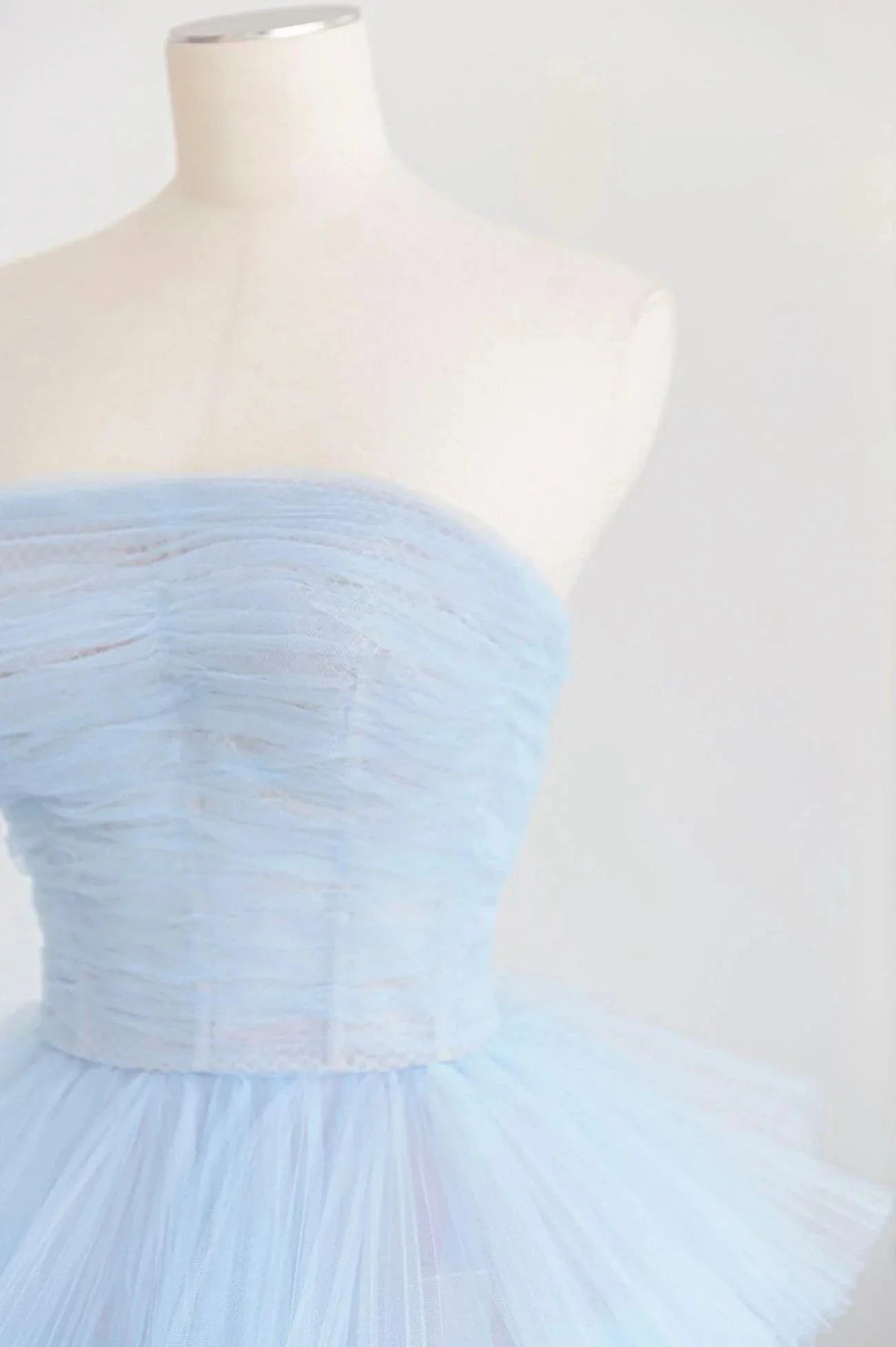 Blue Strapless Tulle Layers Long Prom Dress Beautiful A-Line Evening Dress simple gentle atmospheric and unique desi Bring summer colors to enhance whitenes by YiHuiw