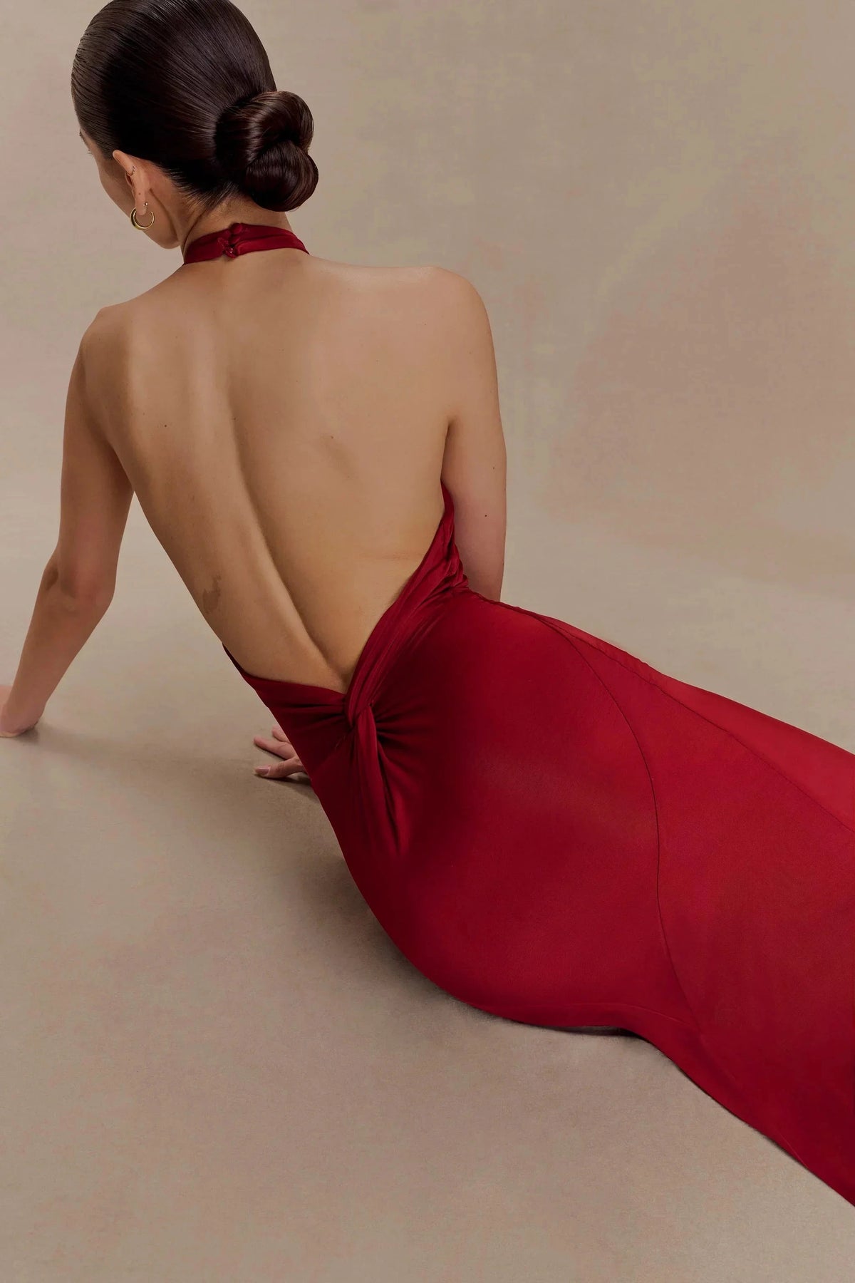 Ceremonial Halter-Neck Sleeveless Open-Back Fitted Floor-Length Evening Dress by YiHuiw