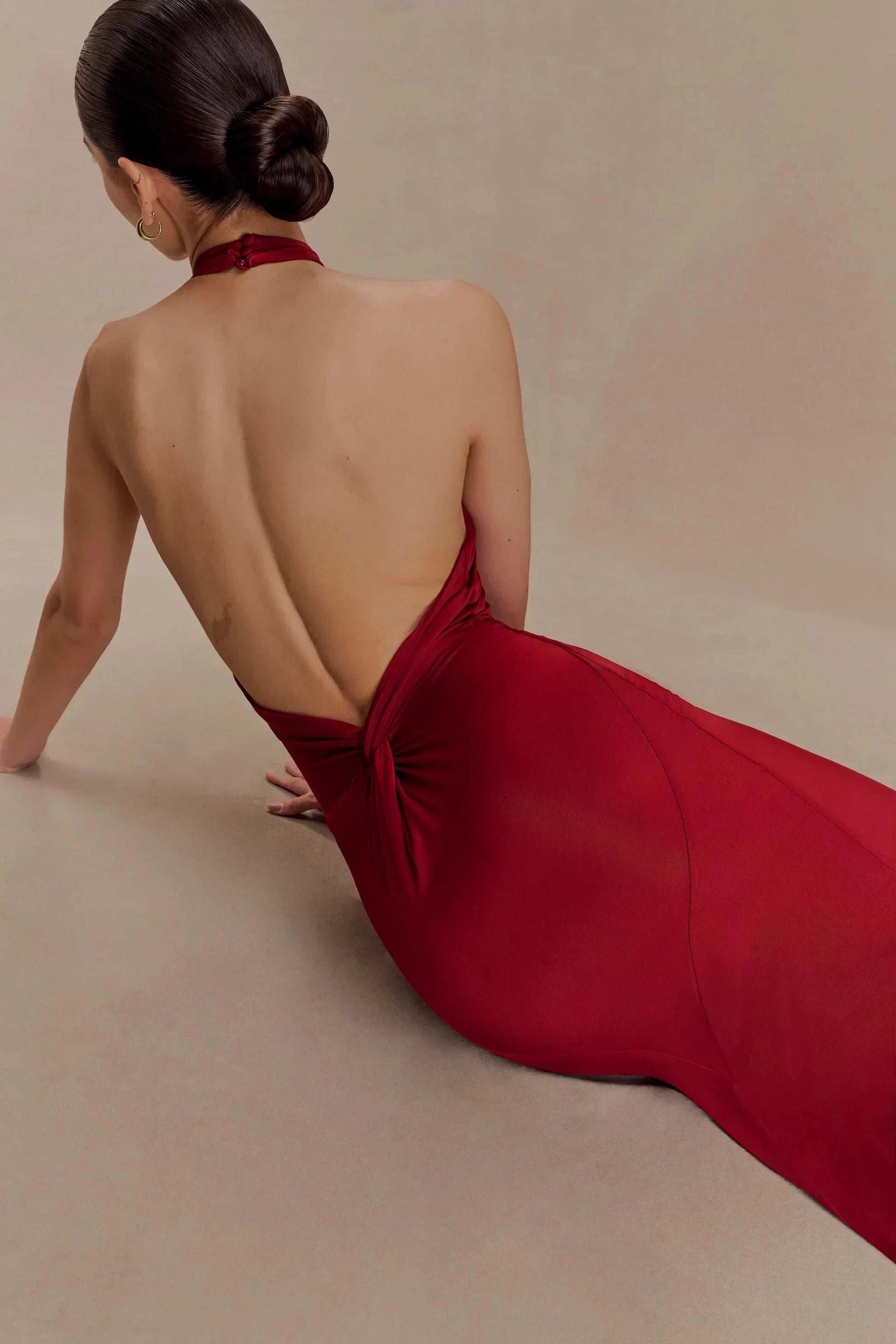Ceremonial Halter-Neck Sleeveless Open-Back Fitted Floor-Length Evening Dress by YiHuiw