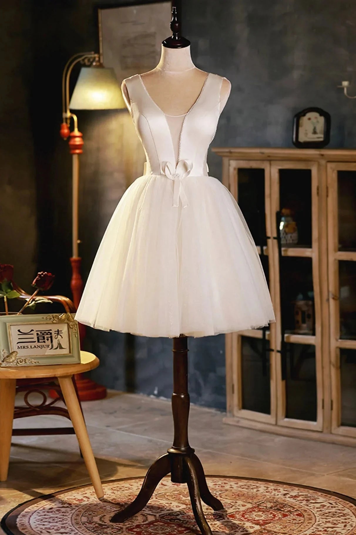 Champagne V-Neck Tulle Short Prom Dress Champagne Homecoming Dress simple gentle atmospheric and unique desi Bring summer colors to enhance white by YiHuiw
