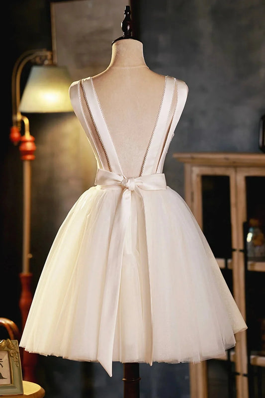 Champagne V-Neck Tulle Short Prom Dress Champagne Homecoming Dress simple gentle atmospheric and unique desi Bring summer colors to enhance white by YiHuiw