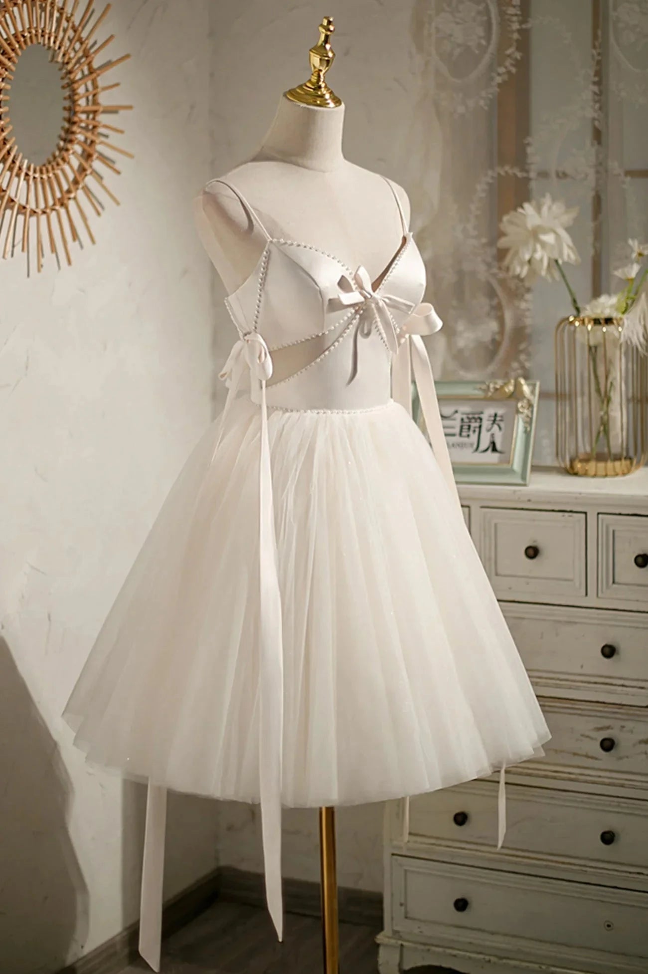 Champagne V-Neck Tulle Short Prom Dress Spaghetti Straps Party Dress with Bow simple gentle atmospheric and unique desi Bring summer colors to enhance white by YiHuiw