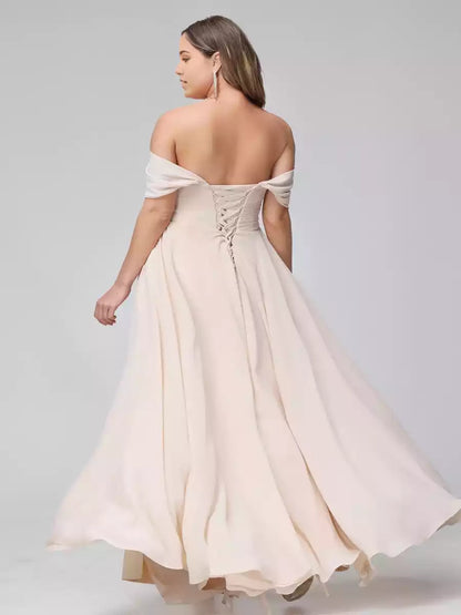 Encantadores vestidos de dama de honor de gasa plisada en línea A, sin hombros y sin mangas, con abertura lateral