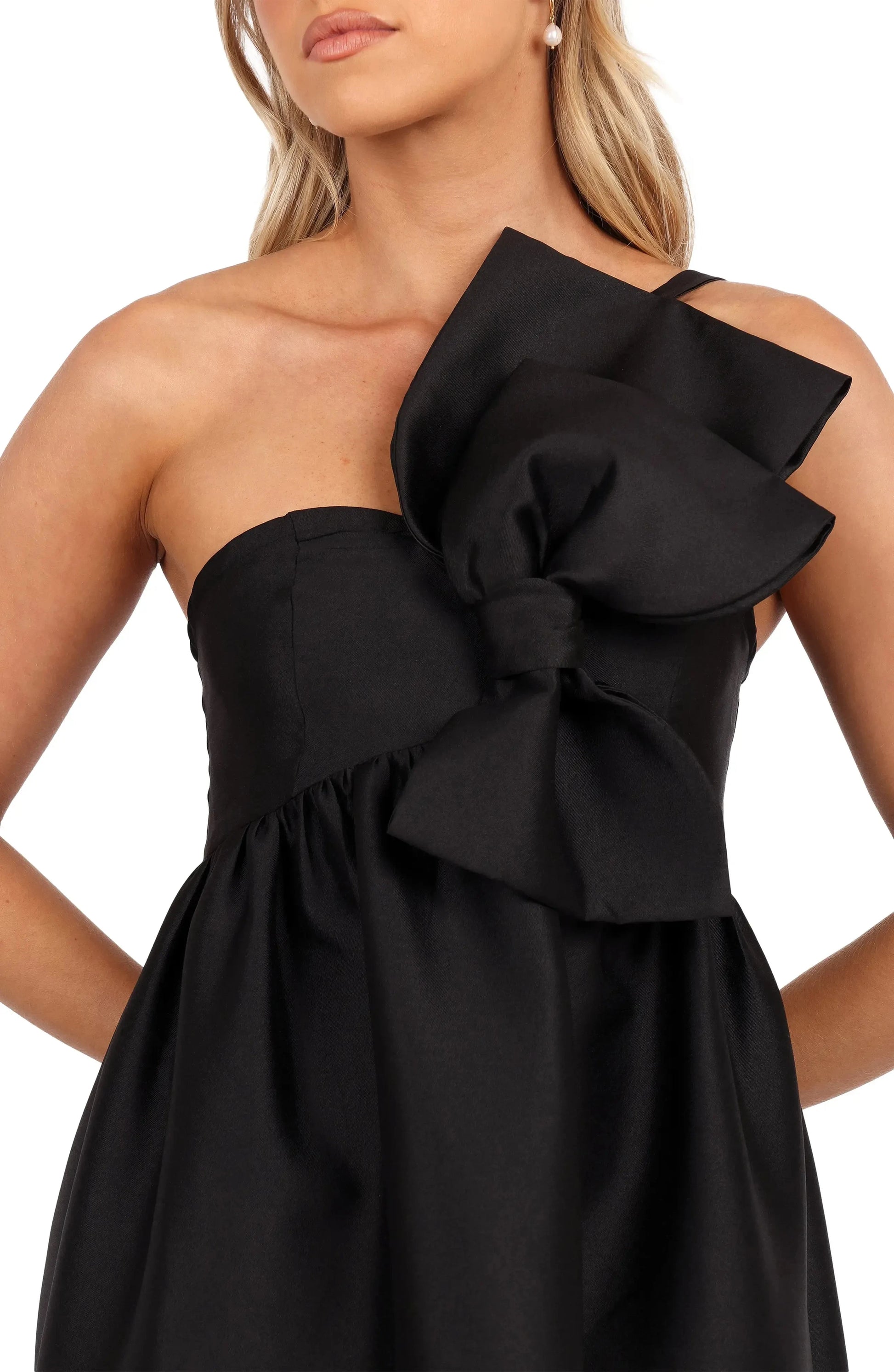 Chic Tiered One Shoulder Strapless Bow Accent Adjustable Back Floor Length For Sale Prom Dress by YiHuiw